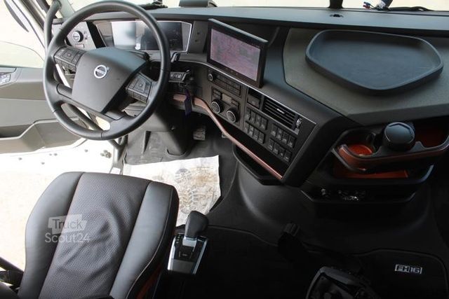 Lastbilmonteret kran VOLVO FH 550 KRAN PALFINGER PK 370 TEC FLY-JIB Nr: 240