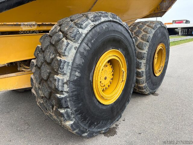 Kaatokuorma-auto Caterpillar 745C