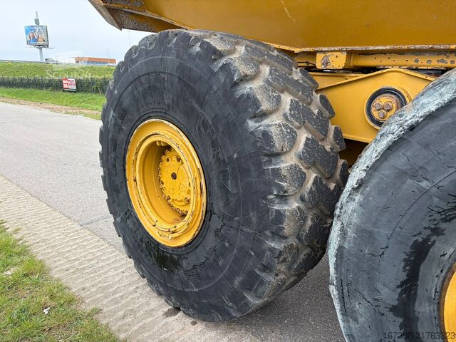 Muldenfahrzeug Caterpillar 745C