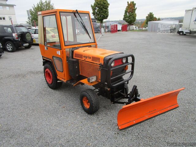 Traktor Agria 5900 mit Schneepflug+Kabine*