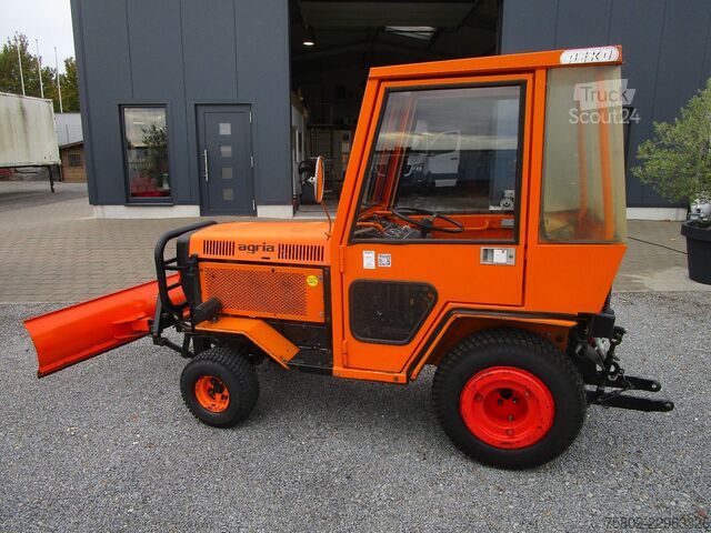 Traktor Agria 5900 mit Schneepflug+Kabine*