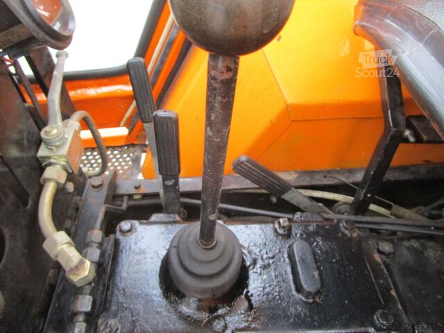 Traktor Agria 5900 mit Schneepflug+Kabine*