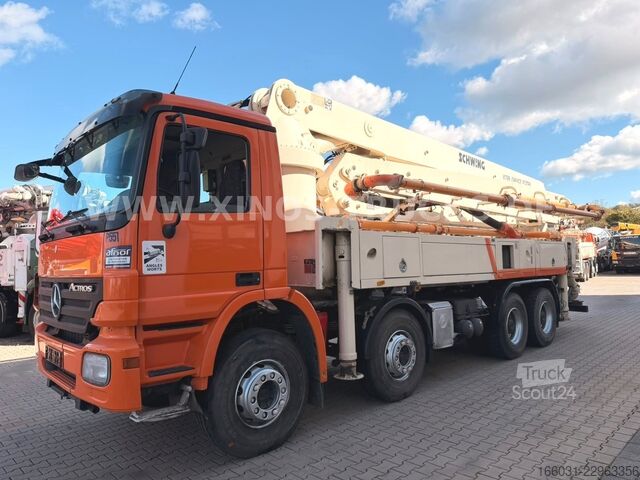 Бетоновоз с помпа MERCEDES-BENZ Actros 3240 8X4 Schwing S39X P2023