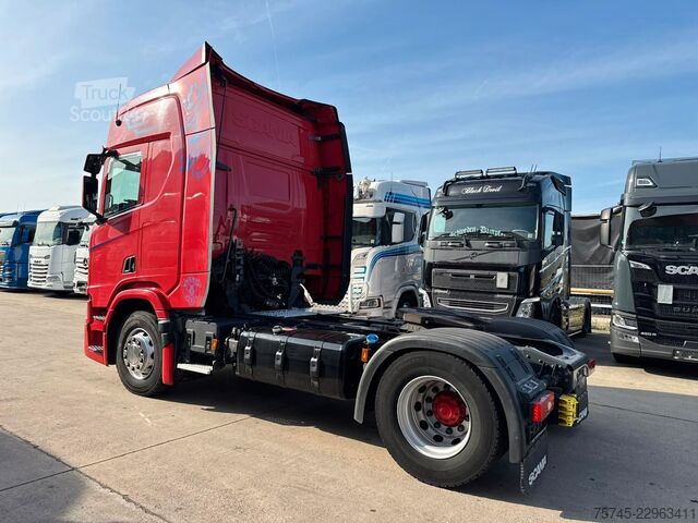Vakio vetoauto SCANIA R460 * STANDKLIMA * LEDER * 2 X TANK * 1. HAND *