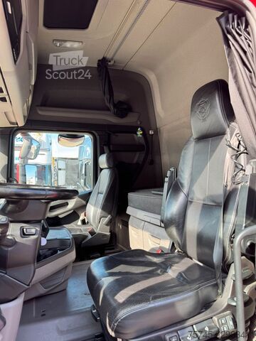 Vakio vetoauto SCANIA R460 * STANDKLIMA * LEDER * 2 X TANK * 1. HAND *