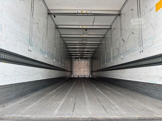 Kylmäkuljetuspuoliperävaunu SCHMITZ CARGOBULL SCB*S3T * DOPPELSTOCK * LIFTACHSE * 2,50 M BREIT