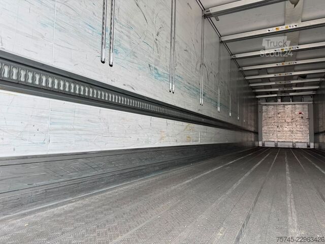 Kylmäkuljetuspuoliperävaunu SCHMITZ CARGOBULL SCB*S3T * DOPPELSTOCK * LIFTACHSE * 2,50 M BREIT