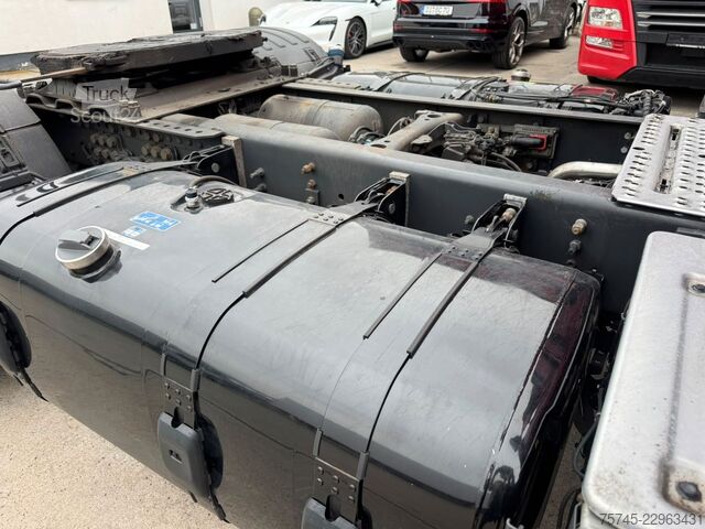 Vakio vetoauto SCANIA R 460 * STANDKLIM* LEDER * 2 X TANK * 1. HAND *