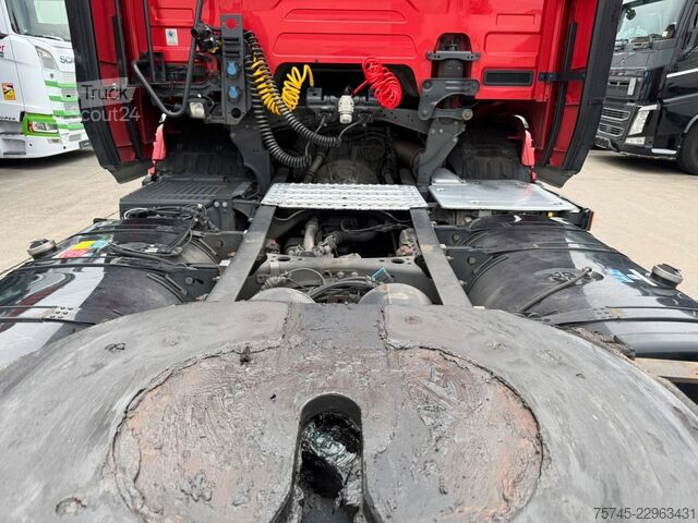 Vakio vetoauto SCANIA R 460 * STANDKLIM* LEDER * 2 X TANK * 1. HAND *