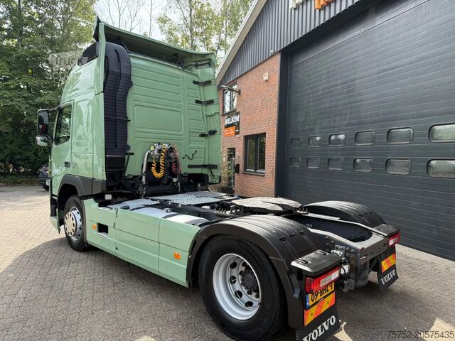 Standard-SZM Volvo FM 370 Globetrotter XL Xenon Side skirts NL Truck