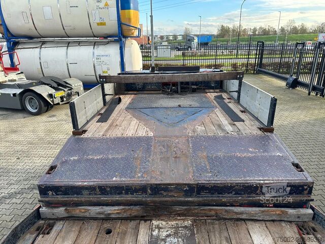 Chargeur bas Nooteboom MCO-48-03V 3-axle lowloader / 3x hydraulic stee...