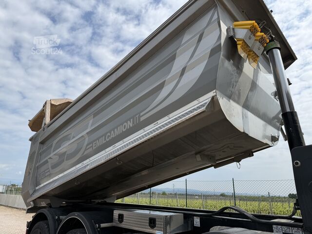 Pašizgāzējs kravas automašīna Mercedes-Benz Arocs 4148K Kipper 8x4 40 Ton Euro 6