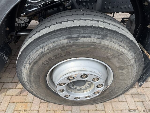 Pašizgāzējs kravas automašīna Mercedes-Benz Arocs 4148K Kipper 8x4 40 Ton Euro 6