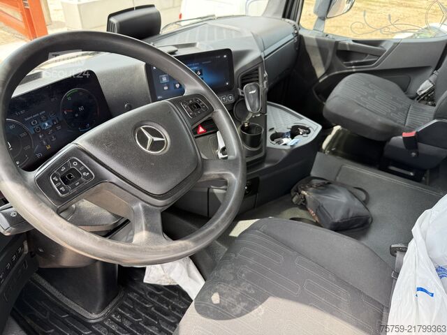 Pašizgāzējs kravas automašīna Mercedes-Benz Arocs 4148K Kipper 8x4 40 Ton Euro 6