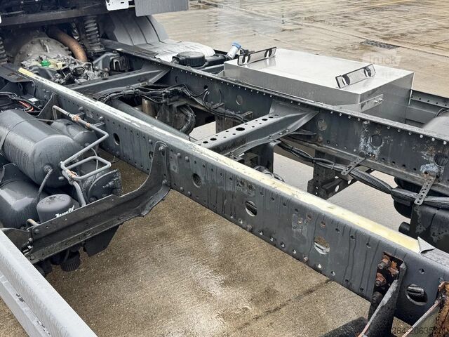 Chassi med hytt Mercedes-Benz Atego 1024 PTO