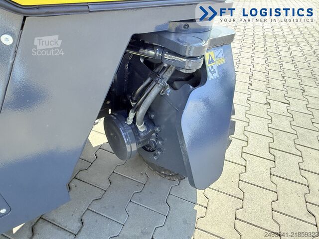štvorcestný vysokozdvižný vozík Combilift CB4500 GAS TRIPLEX 6400 FORK POSITIONER