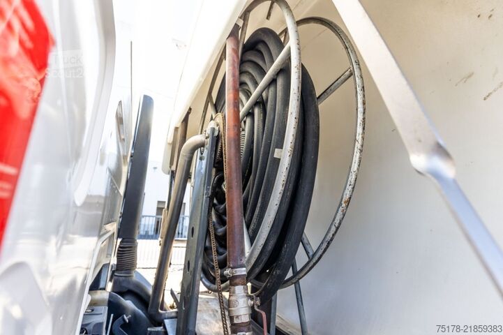 Камион цистерна RENAULT PREMIUM 270 + MAGYAR 13000L+4COMP+INTARDER