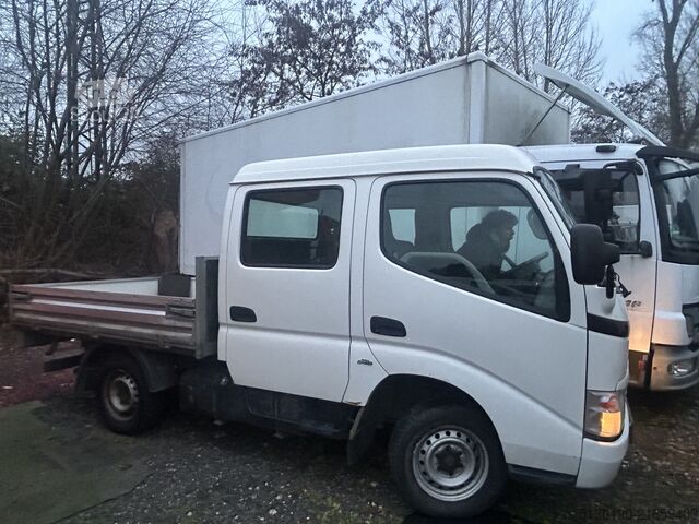 شاحنة صغيرة بيك أب Toyota Dyna D4D