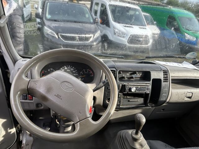 Pick-up furgon Toyota Dyna D4D
