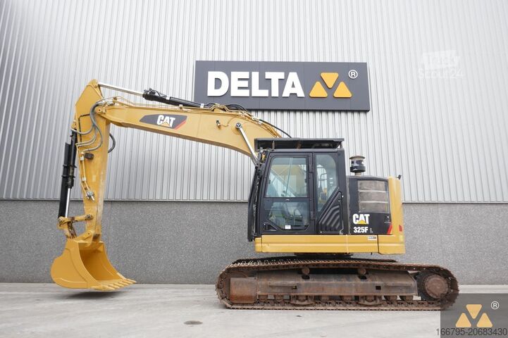 الحفارة الزاحفة Caterpillar 325F LCR