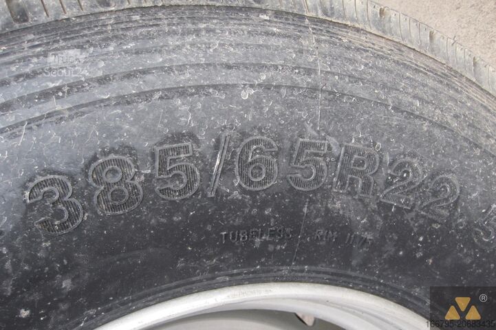 معدات التكسير Delta Mobile surge hopper