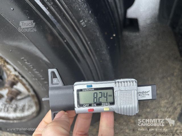 Semiremorcă deschisă cu prelată Schmitz Cargobull Semitrailer Curtainsider Mega