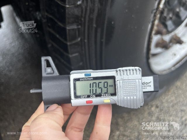 Semiremorcă deschisă cu prelată Schmitz Cargobull Semitrailer Curtainsider Mega