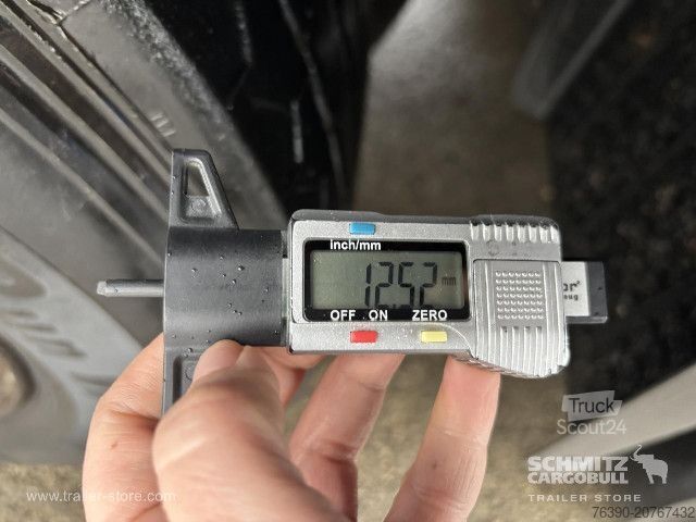 Atvērta puspiekabe ar tentu Schmitz Cargobull Semitrailer Curtainsider Mega