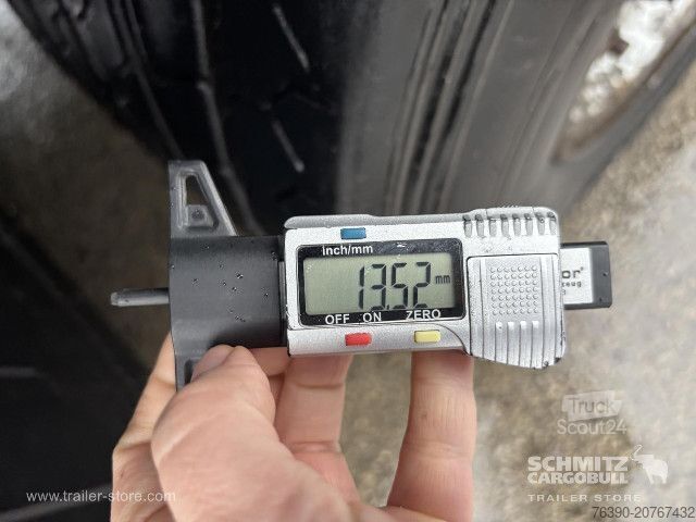 Atvērta puspiekabe ar tentu Schmitz Cargobull Semitrailer Curtainsider Mega