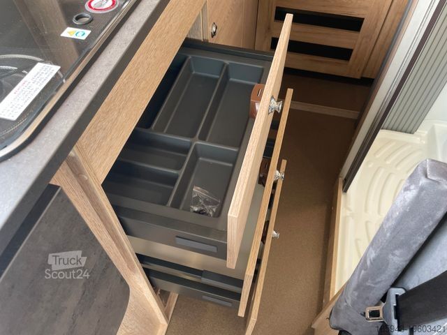 Camper van PÖSSL Summit 640 *Aufstelldach*5.Sitzplatz*4,0t*