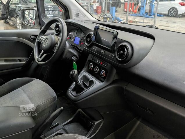 Mercedes-Benz Citan 112 CDI, zadní kamera, navigace, klimatizace, vyhřívání sedadel Mercedes-Benz Citan