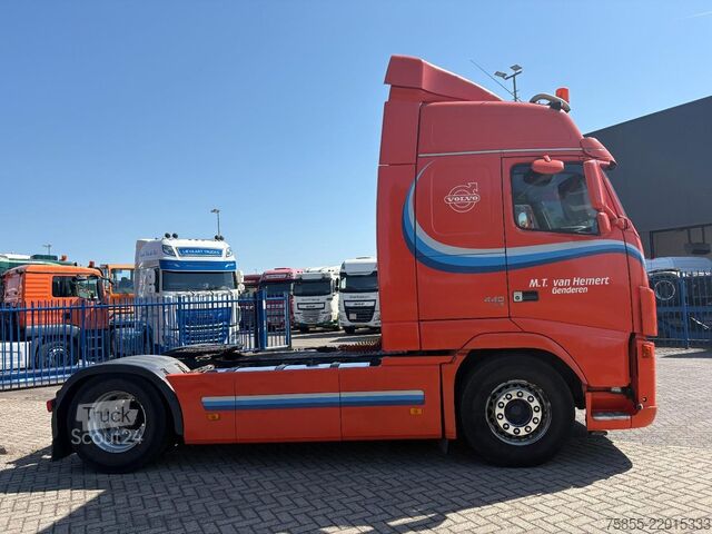 Tracteur standard Volvo FH440 Globe XL / 2 Tanks / Euro 5 / NL Truck