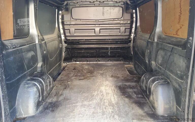 Ploščati dostavnik Renault Trafic 140 PK - L1H1 GESLOTEN - 2x ZIJSCHUIFDEU...