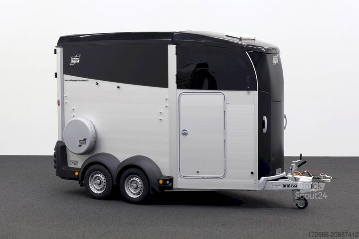 Ló-szállító utánfutó Ifor Williams HBX 511|SCHWARZ +SATTELKAMMER