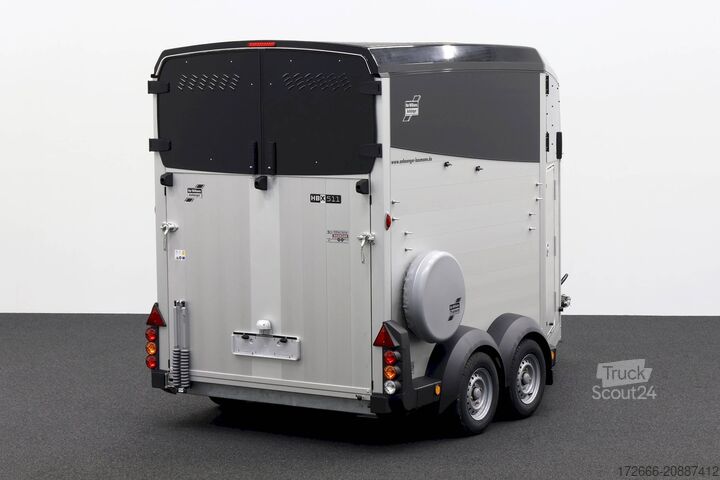 Ló-szállító utánfutó Ifor Williams HBX 511|SCHWARZ +SATTELKAMMER