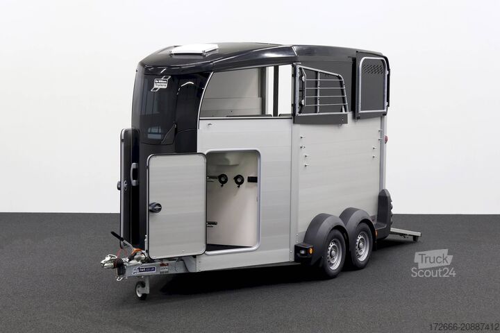 Ló-szállító utánfutó Ifor Williams HBX 511|SCHWARZ +SATTELKAMMER