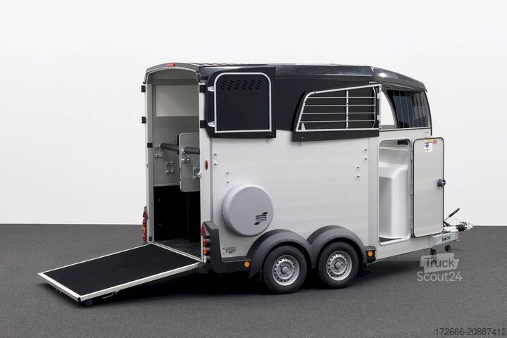 Ló-szállító utánfutó Ifor Williams HBX 511|SCHWARZ +SATTELKAMMER