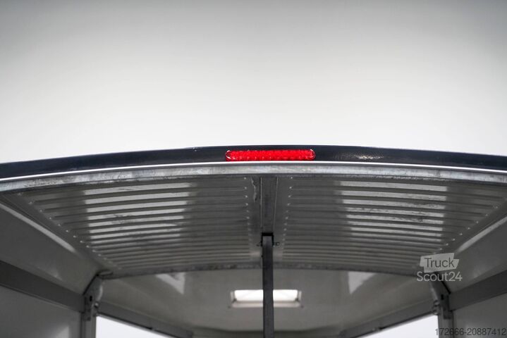 Ló-szállító utánfutó Ifor Williams HBX 511|SCHWARZ +SATTELKAMMER