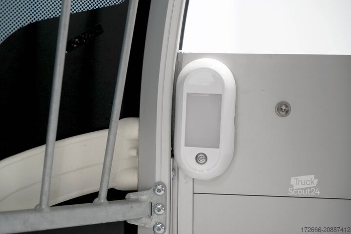 Ló-szállító utánfutó Ifor Williams HBX 511|SCHWARZ +SATTELKAMMER