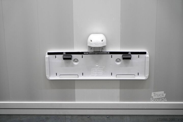 Ló-szállító utánfutó Ifor Williams HBX 511|SCHWARZ +SATTELKAMMER