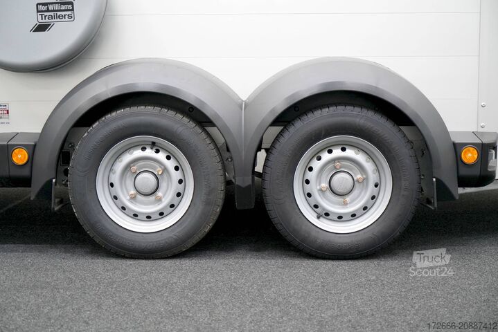 Ló-szállító utánfutó Ifor Williams HBX 511|SCHWARZ +SATTELKAMMER