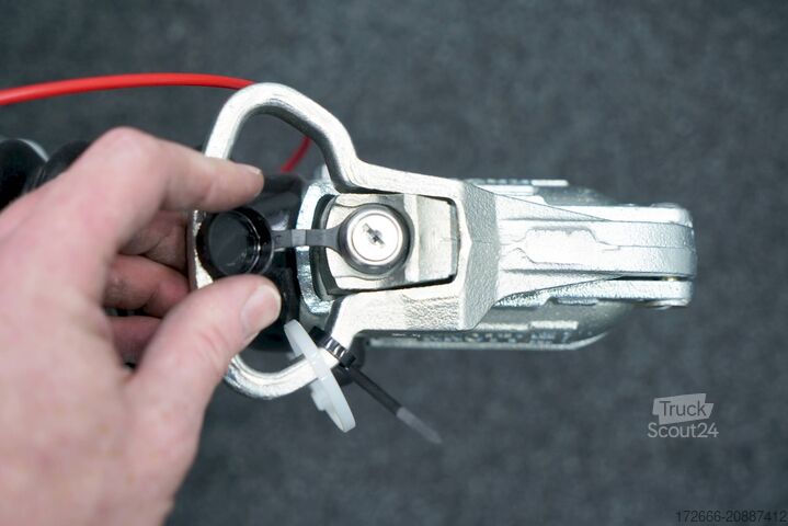 Ló-szállító utánfutó Ifor Williams HBX 511|SCHWARZ +SATTELKAMMER