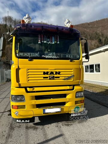 Prevoznik gradbenih strojev MAN TGA 26.410