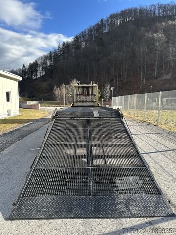 Prevoznik gradbenih strojev MAN TGA 26.410