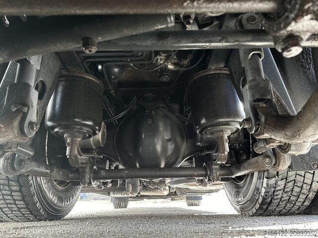 Prevoznik gradbenih strojev MAN TGA 26.410