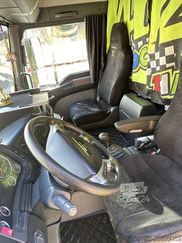 Prevoznik gradbenih strojev MAN TGA 26.410