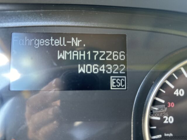 Prevoznik gradbenih strojev MAN TGA 26.410