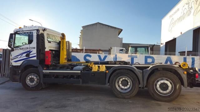 Camión volquete MAN TGS 26.470 (LOCATION / RENT)