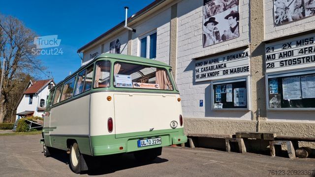 Miniautocarro MERCEDES-BENZ Vorgänger Sprinter O 319 Samba mit Faltdach AC
