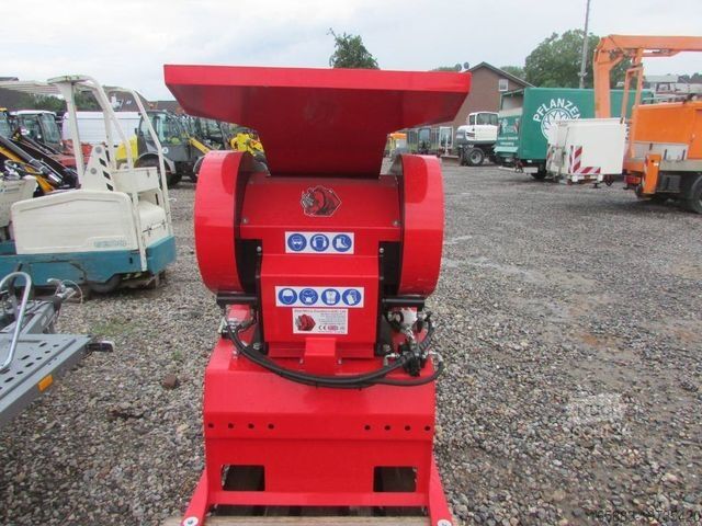 Andere Red Rhino 2000 Brecheranlage mit RedRhino Powerp